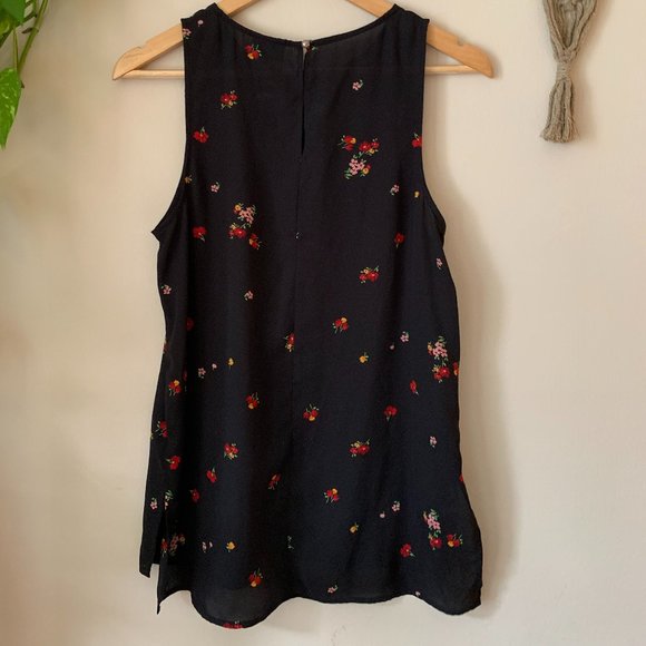 ❗️SALE❗️Who What Wear // Black Floral Tank - Picture 5 of 7